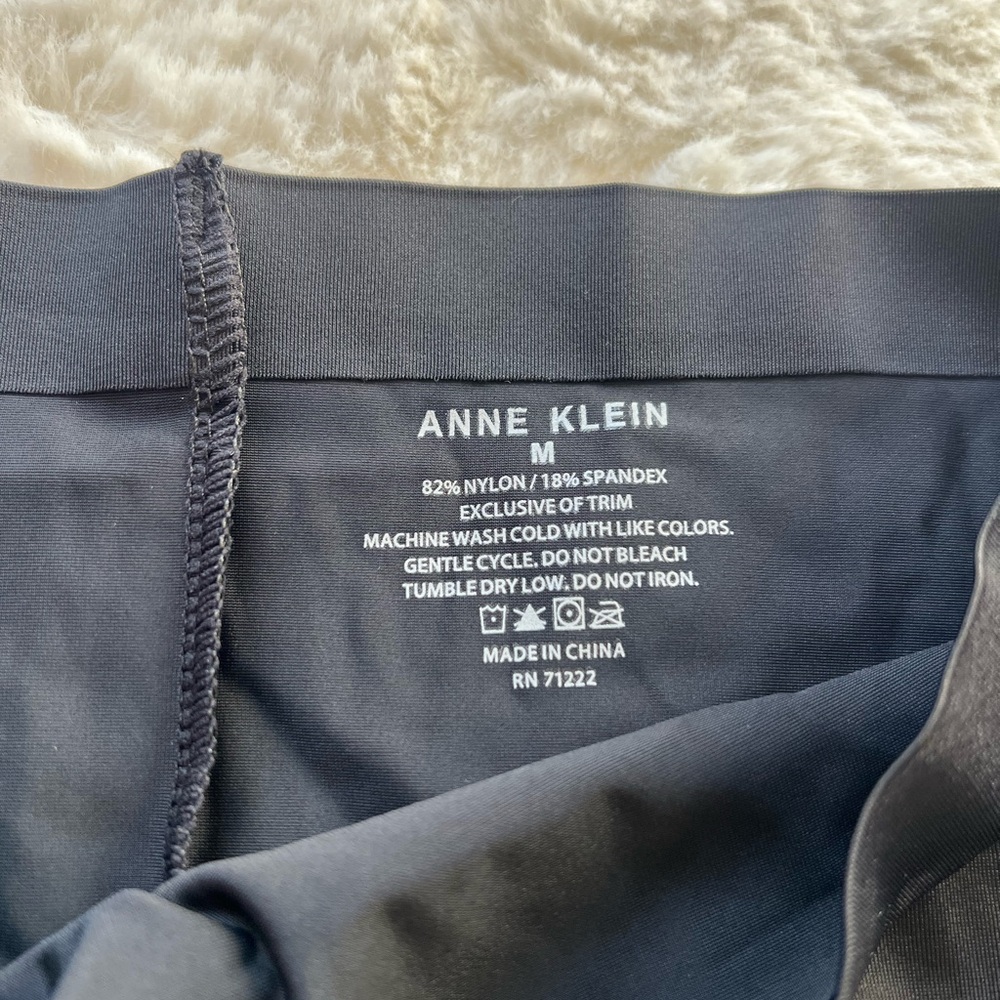 ANNE KLEIN Black and Tan shaped Bottoms - Picture 2 of 6